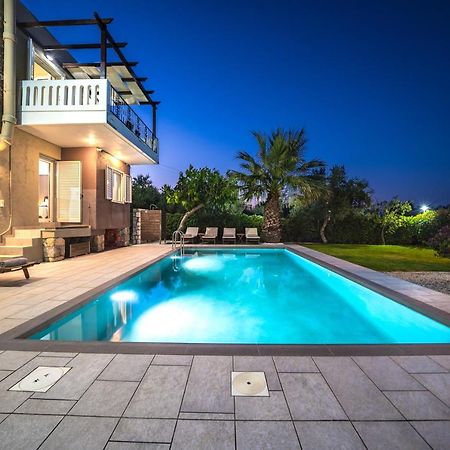 Petronila Luxury Villa With Heated Private Pool 키사모스 외부 사진