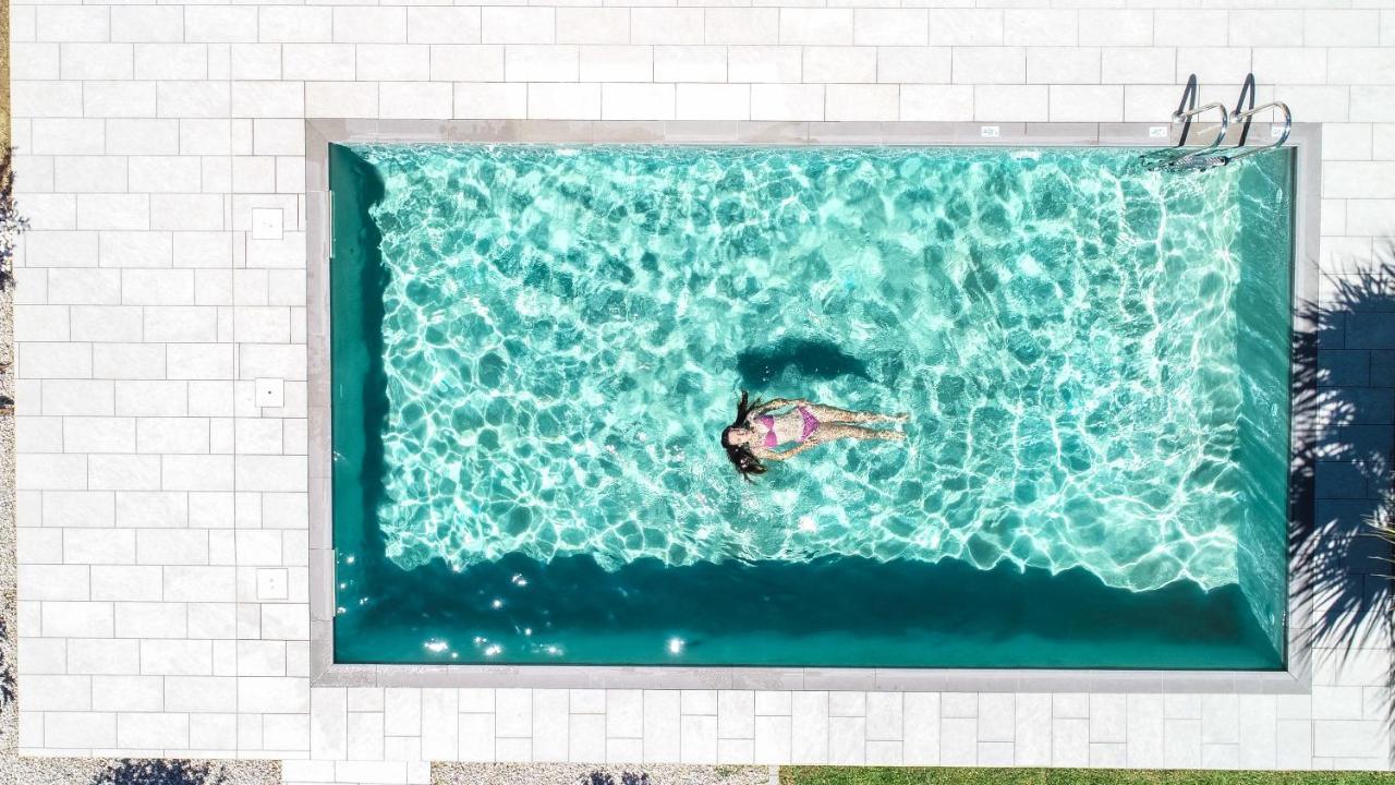 Petronila Luxury Villa With Heated Private Pool 키사모스 외부 사진