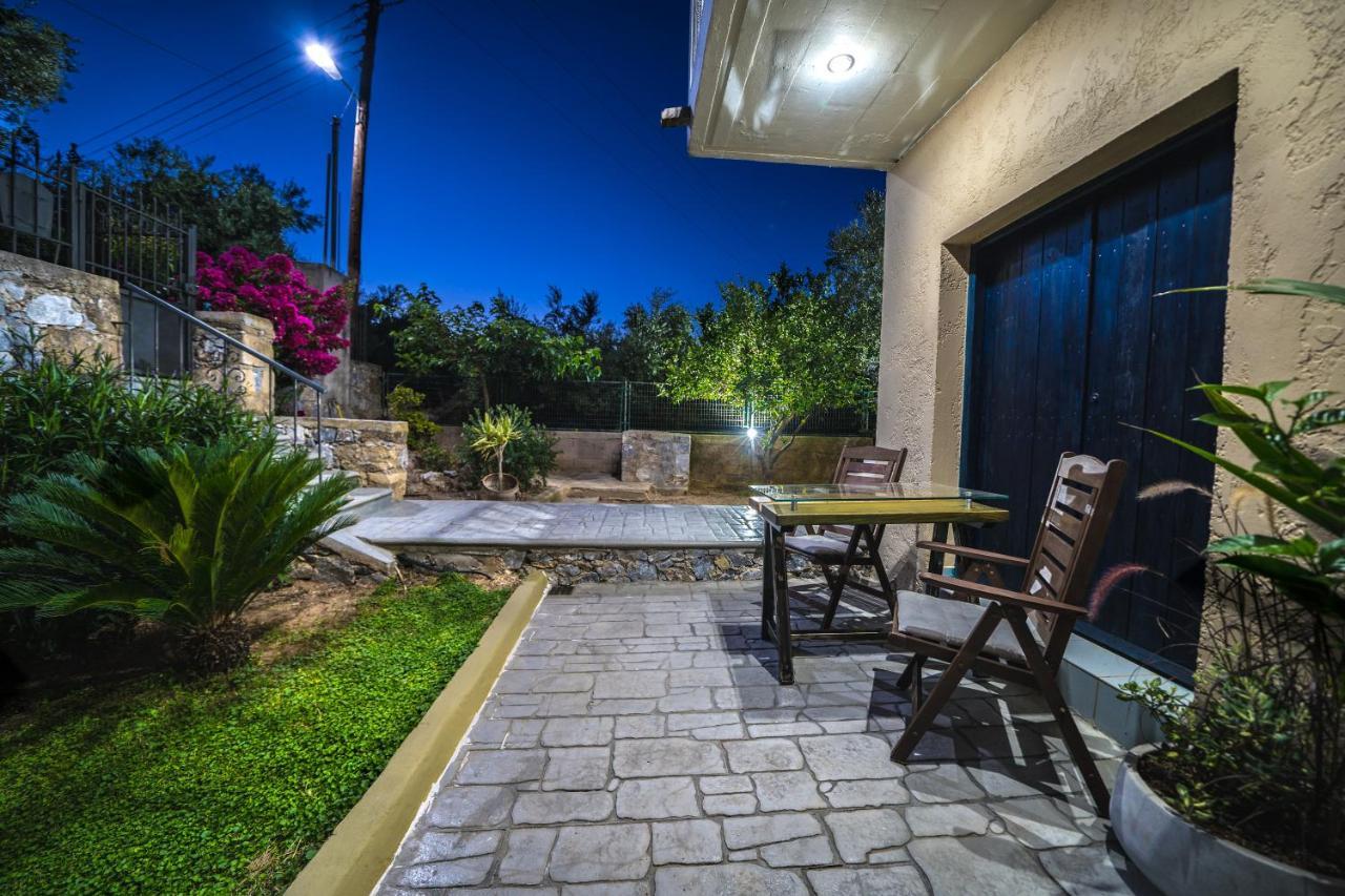 Petronila Luxury Villa With Heated Private Pool 키사모스 외부 사진