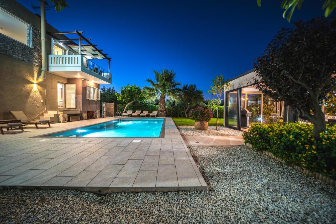 Petronila Luxury Villa With Heated Private Pool 키사모스 외부 사진