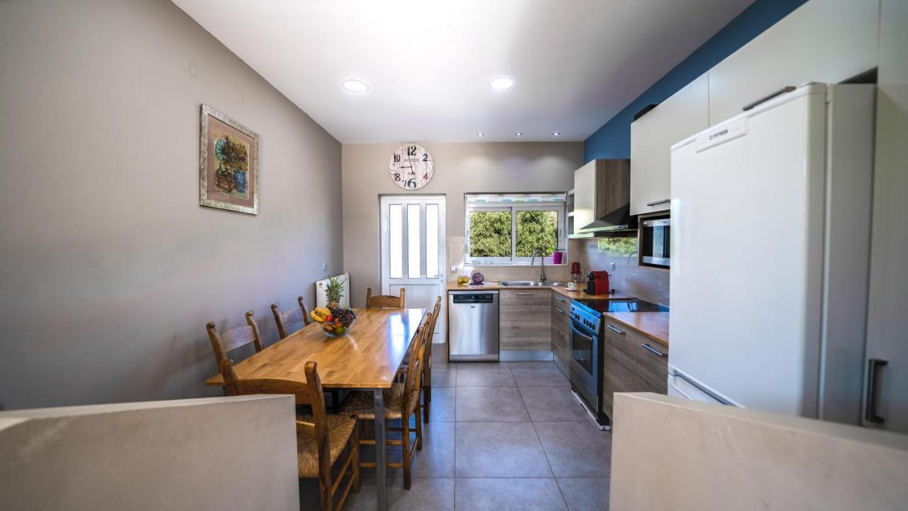 Petronila Luxury Villa With Heated Private Pool 키사모스 외부 사진