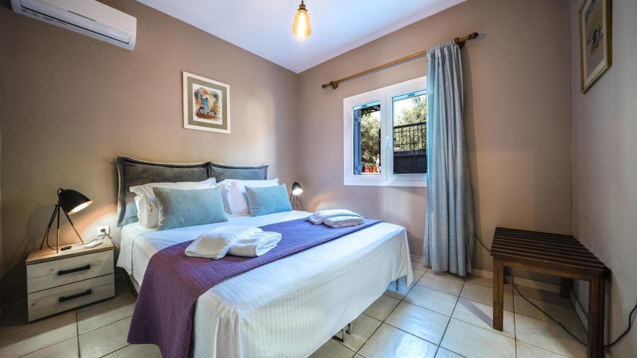 Petronila Luxury Villa With Heated Private Pool 키사모스 외부 사진