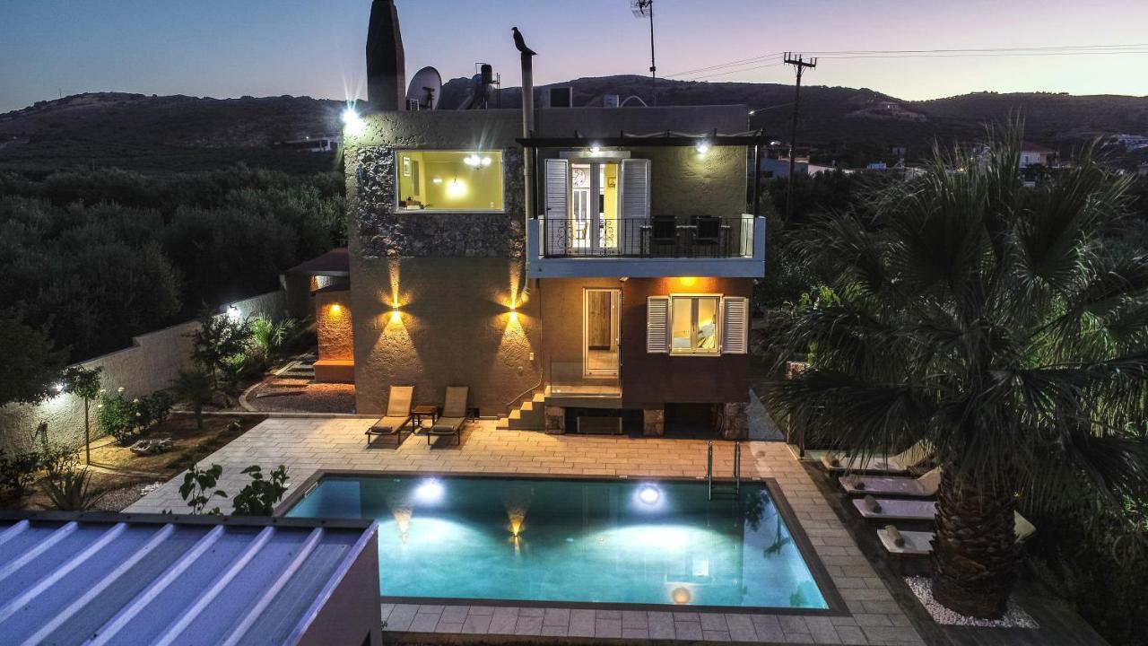 Petronila Luxury Villa With Heated Private Pool 키사모스 외부 사진