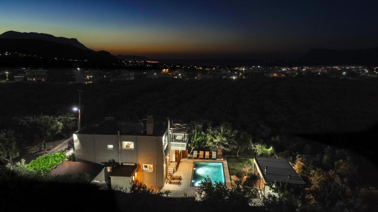 Petronila Luxury Villa With Heated Private Pool 키사모스 외부 사진